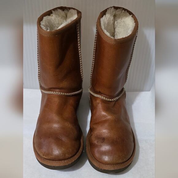 UGG AUSTRALIA CLASSIC SHORT LEATHER BOMBER BROWN CHESTNUT Size 7 - Picture 1 of 11